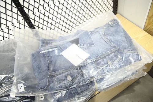 年轻就要潮 老男人自留款 代工厂珍稀原单 日本客供牛仔面料 重度磨破洗水 活性印花工艺 男女情侣款牛仔夹克 外套